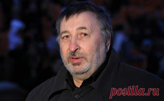 Режиссер «Мы из будущего» и «Грозовых ворот» Андрей Малюков умер от COVID. Режиссер, снявший фильмы «Мы из будущего» и «Грозовые ворота», Андрей Малюков умер в возрасте 73 лет, сообщила ТАСС актриса и режиссер Наталья Бондарчук, которая приходилась ему двоюродной сестрой.