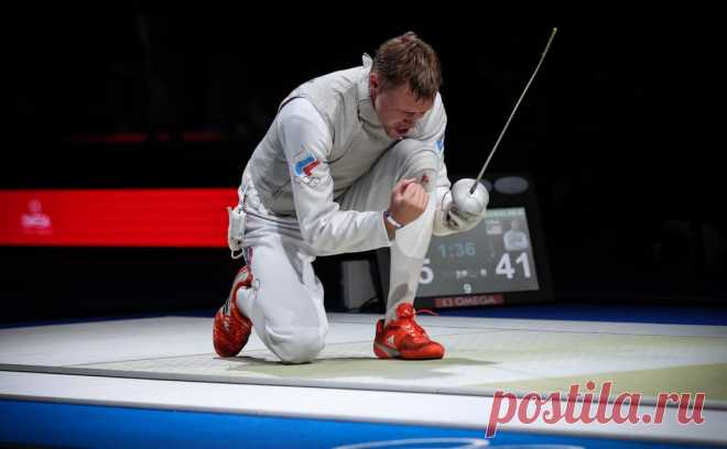 Российский рапирист завоевал серебро на чемпионате мира в Тбилиси. В финальном поединке россиянин Кирилл Бордачев уступил представителю Гонконга Чун Йин Райан Чою со счетом 9:15