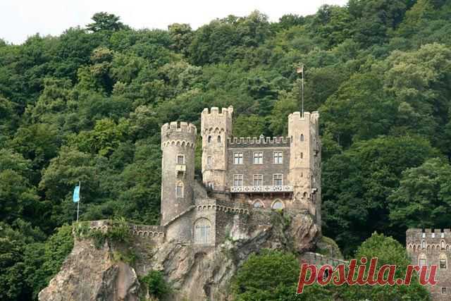 Замок Рейштайн (Burg Rheinstein).
