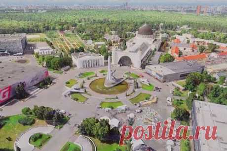 Собянин рассказал об устройстве цифрового двойника Москвы. Мэр столицы Сергей Собянин рассказал об устройстве передового городского проекта — платформы «Цифровой двойник Москвы». Проект является собственной разработкой столицы. Это точная 3D-копия города, на которой отображены все здания, объекты и сооружения, а также транспортные и инженерные коммуникации.