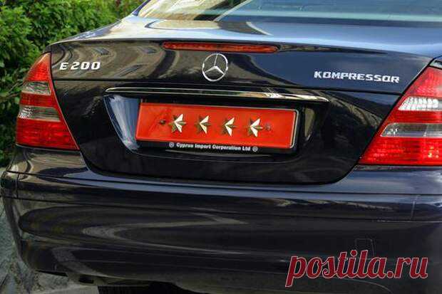 Расшифровка серий «блатных» автомобильных номеров 
ЕКХ99 – автомобили ФСО. Серия пришла на смену ЕКХ77. Во время саммита в Санкт-Петербурге ФСО повесила на свои машины серию ЕКХ177. Сейчас она лежит на складе.ЕКХ97 – автомобили ФСО и других ведомств …