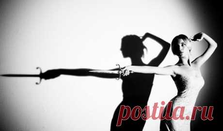 Как мстят знаки Зодиака: Рыбы превращаются в пираний, Весы наказывают молчанием
Как мстят знаки Зодиака: Рыбы превращаются в пираний, Весы наказывают молчанием Прощать или мстить? Вот в чем вопрос! Как нам стоит вести себя, когда кто-то причиняет боль, – прощать или мстить? В зависимости от доминирующих качеств знака Зодиака, можно предположить, собирается ли человек отплатить сразу, подаст ли месть в холодном виде спустя время или отпустит […]
Читай дальше на сайте. Жми подробнее ➡