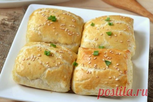 Слойки с курицей помидорами и сыром — рецепт