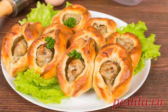 Расстегаи с фаршем (открытые пирожки) - рецепт с фото пошагово Расстегаи с фаршем (открытые пирожки) - пошаговый кулинарный рецепт приготовления с фото, шаг за шагом.
