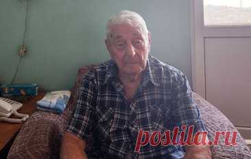 &quot;Одна из японских торпед попала в нашу С-56, но не взорвалась&quot;: о 101-летнем подводнике РФ. Когда весь СССР праздновал победу над фашистской Германией, на Дальнем Востоке оставалась другая угроза — японские войска, которые до последнего не хотели признавать поражение. С моря и воздуха советские бойцы обороняли рубежи на востоке страны. Нам удалось поговорить с 101-летним подводником, владивостокцем Владимиром Майстером о том, как советские бойцы защитили Дальний Восток и весь СССР от…