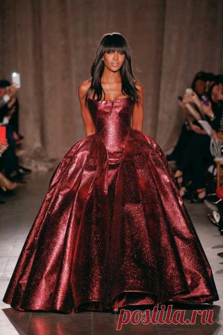 44-летняя Наоми Кэмпбелл затмила всех на Неделе моды в Нью-Йорке | статьи рубрики “Звезды” | Леди Mail.Ru