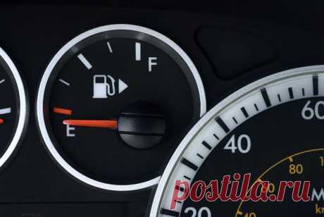 Запрятанные, но очень полезные фишки собственного автомобиля Один мальчик не знал, что в What’s App есть функция голосового набора, а когда наконец узнал, то на радостях сильно хлопнул себя по лбу и скончался от полученных травм. Чтобы такой ерунды никогда не произошло с тобой, выучи назубок иезуитски запрятанные, но очень полезные фишки собственного...