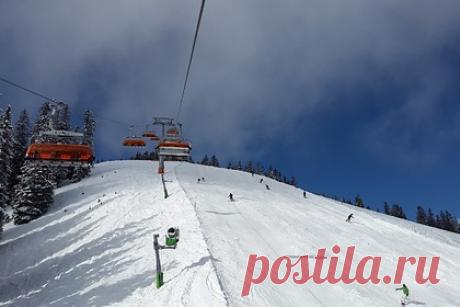 Под Хабаровском начали строить новый горнолыжный комплекс. В пригороде Хабаровска началась подготовка к строительству горнолыжного комплекса «Хехцир». Об этом сообщается на сайте администрации города. «Готовится площадка под размещение оборудования, а также котлован и каскад колодцев для системы искусственного оснежения склонов», — уточнили в пресс-службе.