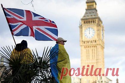 Украинская беженка пожаловалась на плохое обращение бросившего ее британца. Беженка из Украины София Каркадым заявила о плохом обращении со стороны бросившего ее жителя британского Брэдфорда Энтони Гарнетта. Украинка пожаловалась, что во время совместного проживания мужчина увлекался азартными онлайн-играми, иногда спуская по 500 фунтов стерлингов за раз.