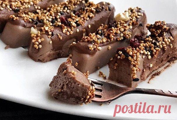 Нежнейшее конфеты-суфле — всего 48 ккал в 1 шт
Звучит заманчиво, правда?
⠀
Шоколадные конфетки-СУФЛЕ
.
На 10 шт
•Молоко: (у меня растительное, соевое, шоколадное), можно брать любое: 230 мл
•Какао: 10 грамм
•Арахисовая паста: 20 грамм
•Подсластитель
•Агар-агар: 1 ч.л.
⠀
Для глазури:
•Какао тертое: 15 грамм (или шоколад горький): 15 грамм
•Молоко/вода: 50 мл
⠀
️Для украшения:
•Гранола/молотые орешки/сушеные ягоды
⠀
Приготовление:
•Взбить молоко с какао, подсластителем, добавить арахисову