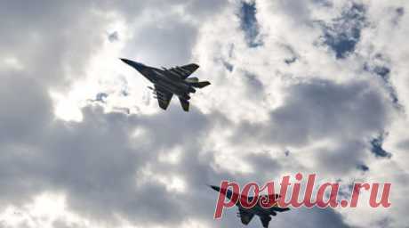 Лётчик Попов: подготовка к пилотированию F-16 может занимать около года. Заслуженный лётчик России Владимир Попов в беседе с RT рассказал, сколько времени может занимать подготовка пилота к пилотированию американским F-16. Читать далее