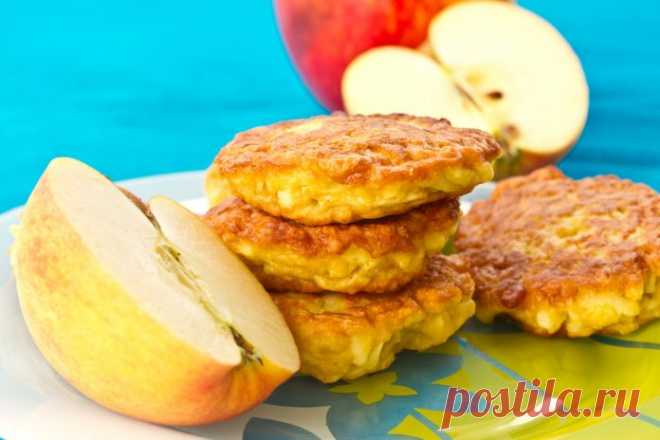 Вкуснейший ПП-перекус или полноценный фитнес-завтрак: Яблочные оладьи