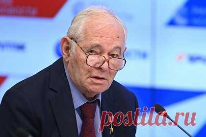 Стало известно о состоянии попавшего в реанимацию доктора Рошаля. Президента НИИ неотложной детской хирургии и травматологии Леонида Рошаля перевели из реанимации в хирургическую палату. О его состоянии сообщила пресс-служба Национальной медицинской палаты России в среду, 1 марта. О том, что известный хирург попал в реанимацию в Москве, стало известно 26 февраля.