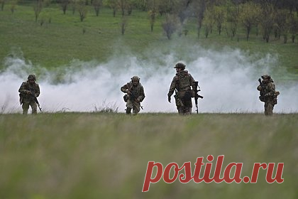 В Запорожской области нанесли авиаудар по позициям украинских войск. В Запорожской области российская авиация нанесла удар по позициям украинских войск в районе города Гуляйполе. По словам Рогова, авиация попала по местам дислокации военнослужащих Вооруженных сил Украины (ВСУ), складам их оружия и боеприпасов.
