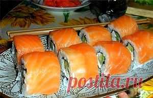 Вкусные суши и роллы готовим дома
У  Вас получатся очень вкусные суши и роллы с рыбой. Вы приготовите их самостоятельно и поймете, что это совсем нетрудно. Домашние суши и роллы  гораздо лучше, чем покупные - вкуснее, дешевле и, главное, Вы знаете, из чего они сделаны!  Рецепт тут