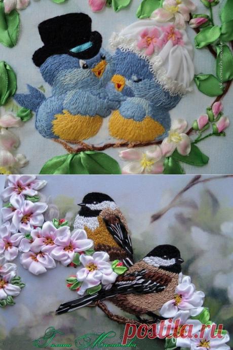 Пернатые в вышивке лентами.