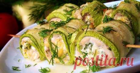 Вкусные рулеты из кабачков с курицей: пальчики оближешь