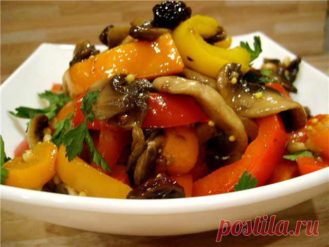 Салат Иерусалимский пикантный с изюмом.