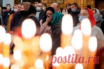 Россиянка с ножом напала на священника во время службы из-за голосов в голове. Прихожанка с ножом напала на священника во время службы, которая проходила в храме в городе Тейково в Ивановской области. Это произошло из-за голосов в ее голове, которые якобы приказали ей это сделать. Об этом сообщил начальник пресс-службы УМВД по региону Владислав Радостин.