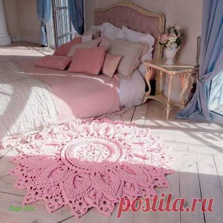 Для вдохновения - вязаные коврики.