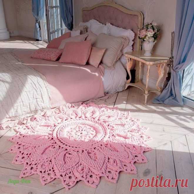 Для вдохновения - вязаные коврики.