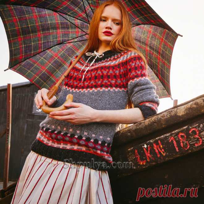 Пуловер прямого силуэта из мягкой смесовой пряжи, с круглой кокеткой, украшенной норвежским узором в черно-бело-красных тонах.