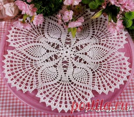 Вязаная салфетка