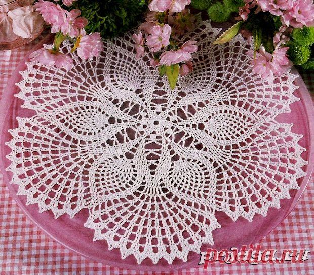 Вязаная салфетка