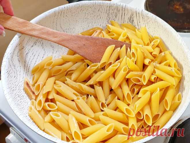 Не варю макароны, а делаю проще и вкуснее - тушеные макароны по-американски, готовый обед | Готовим бюджетненько | Яндекс Дзен