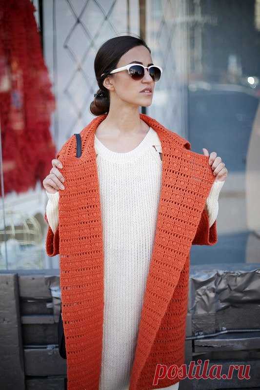 Стильный кардиган крючком в филейной технике. Связать модный кардиган крючком
