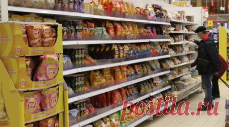 Среди частых спонтанных покупок россиян в продуктовых оказались чипсы и сладости. В ходе недавнего исследования выяснилось, какая часть продуктовых трат россиян приходится на категорию «что-то вкусное». Большинство (74%) принявших участие в опросе признались, что тратят на такие товары до четверти общего чека в продуктовом магазине. Читать далее
