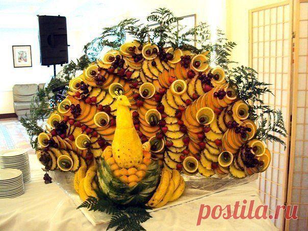 красивая подача фруктов