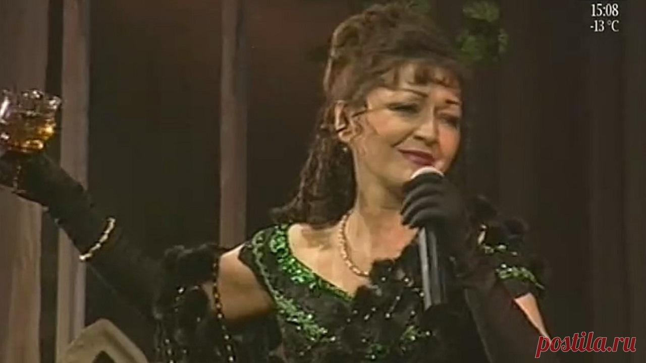 «Сливки» төркеме репертуарыннан
Венера Ганиева - Кайда соң син
Венера Ганиева - Кайда сон син