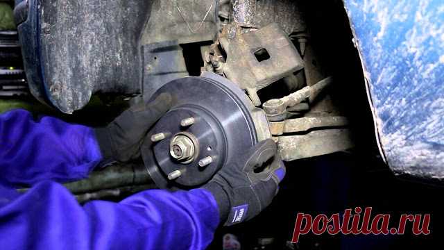 КАК ПРАВИЛЬНО ОБСЛУЖИТЬ ТОРМОЗНУЮ СИСТЕМУ? ЗАМЕНА КОЛОДОК И ДИСКОВ 

https://www.youtube.com/watch?v=hm115aymCTcисточник
