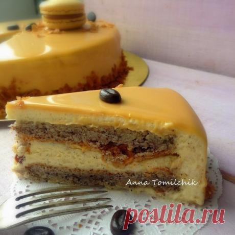 Кофейный торт с белым шоколадом и карамельной глазурью.