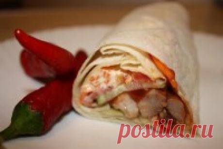 Шаурма с крабовыми палочками и курицей для пикника