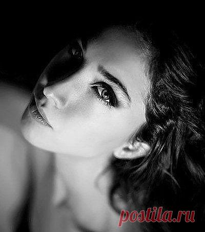 1. Найдите вашу страсть в жизни.

Мы должны начать с мозгового штурма для поиска своей страсти, чтобы она способствовала вашему дальнейшему успеху. К сожалению, большинство людей делают все наоборот.

Будучи людьми, наша немедленная реакция на чью-либо (или наше собственную) новую идею, чаще всего сводится к тому, чтобы выяснить, почему эта идея не будет работать. Я знаю, это грустно, но это факт. Проблема заключается в том, что когда вы начи