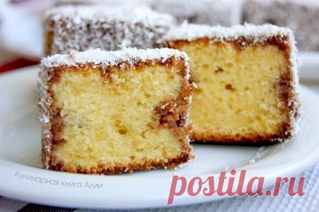 Нежное пирожное, тающее во рту! 
Попробуйте приготовить. 
 
Понадобится: 
 
Бисквит: 
 
3 яйца 
150 г сахара 
100 мл раст.масла без запаха 
125 мл молока 
0,5 ст.л. разрыхлителя 
1 ст.л. ванильного сахара 
250 г муки 
 
Соус: 
 
125 мл молока 
1 ст.л. какао 
50 г сахара 
50 г шоколадки 
 
Дополнительно: 
 
кокосовая стружка 
 
Приготовление: 
 
Бисквит: 
Яйца,сахар и ванильный сахар положить в миску 
Взбивать на высокой скорости миксера в течение 3-х минут 
Добавить молоко...