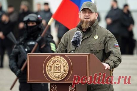 Комбат «Востока» отреагировал на критику Кадырова в адрес генерала. Командир батальона «Восток» Александр Ходаковский заявил, что военная удача слагается из множества факторов и личные качества военачальника не всегда играют при этом ведущую роль. Он подчеркнул, что следует осознанно подходить к вопросу дискредитации людей, которые принимают важные решения.