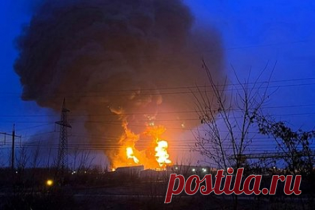 В Миргороде дважды за ночь произошли мощные взрывы. Украинские журналисты рассказали, что мощные взрывы прогремели дважды за ночь в городе Миргород Полтавской области. Как уточнили источники, местные паблики сообщают о крупном взрыве. 7 октября в Миргороде также произошли взрывы. В регионе была объявлена воздушная тревога.