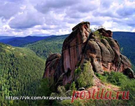 Красноярские столбы. Такмак — справа, Ермак-слева.