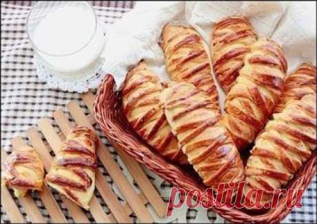 БУЛОЧКИ С ТВОРОГОМ И ПЕРСИКОМ!
Ароматные и аппетитные булочки с нежным творожным кремом и сладкими персиками! Удачные, очень вкусные, и к тому же - красивые!
Ингредиенты:
Для теста:
• Мука - 300 г ,
• Сахар - 60 г ,
• Масло сливочное - 50 г ,
• Мед - 1 ч. л ,
• Молоко - 75 мл ,
• Яйцо - 1 шт ,
• Дрожжи сухие - 2 ч. л ,
• Соль - 1/2 ч. л ,
• Сахар ванильный - 1 ч. л.
Для начинки:
• Персики консервированные - 6-8 половинок ,
• Сахар - 50 г ,
• Творог - 150 г ,
• Крахмал - 1 ...
