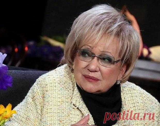 Поклонники Галины Волчек возмущены памятником установленным на могиле артистки