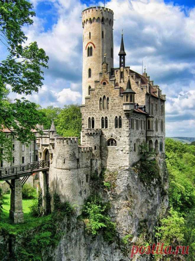 Lichtenstein Castle, Germany  |  Найдено на сайте imgur.com.