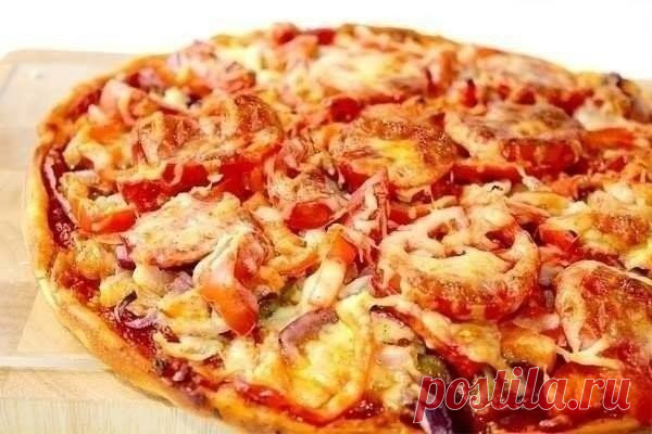Порадуйте своих домочадцев быстрой и очень вкусной пиццей на кефирном тесте 


Пошла разогревать духовку…









Ингредиенты:
на тесто:кефир 3,2% — 500 грамммука — 450-470 граммсода — 0,5 ч.л.начинка:шампиньоны свежие — 200 граммболгарский перец — 1 штукалук — 1 большая гол…