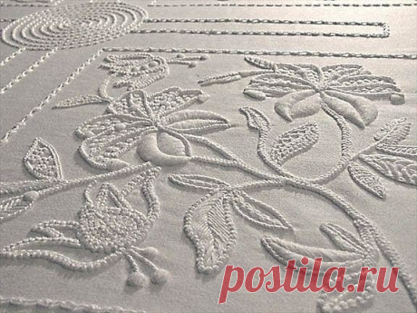 Белым по белому: вышивка в стиле Mountmellick.

#Радуга_вышивки #Ручная_вышивка #Вышивка #Рукоделие #Вышивание

Материалы для своего любимого рукоделия купить
в магазине "Радуга вышивки"  https://rainbowcs.ru/shop/