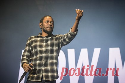 Названы победители премии BET Hip Hop Awards 2022. В Атланте, США, объявили победителей музыкальной премии BET Hip Hop Awards 2022. Артистом года был назван Кендрик Ламар, получивший в общей сумме шесть наград. Дрейк одержал победу в трех номинациях — за лучшую коллаборацию и две за лучший фит. Канье Уэст остался без наград.