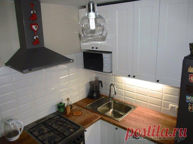 Моя кухня: в скандинавском стиле Рассказ Светланы из Новополоцка:
— У нас двухкомнатная квартира (дом построен в начале 1960-х годов) с маленькой шестиметровой кухней. Вопрос о перепланировке не стоял, поскольку гостиная является и н...