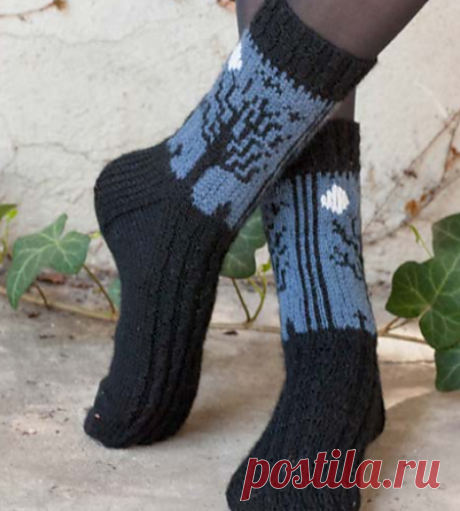 Женские носки «Ночь» - Dark Dream Socks by Laura Hohman.