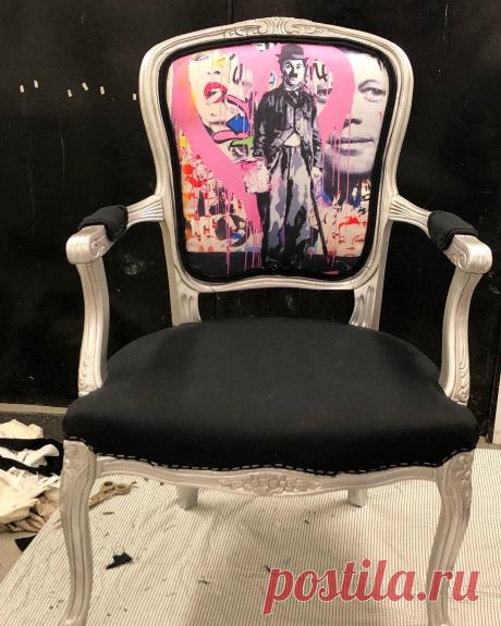 La Petite Chaise в Instagram: «Hur kul att få göra tapetseringsjobb åt andra som oxå gillar lite mer vågat?!😎👏🏻 . . I like it a lot⚒👏🏻😄 . .…» 76 отметок «Нравится», 15 комментариев — La Petite Chaise (@la_petite_chaise) в Instagram: «Hur kul att få göra tapetseringsjobb åt andra som oxå gillar lite mer vågat?!😎👏🏻 . . I like it a…»